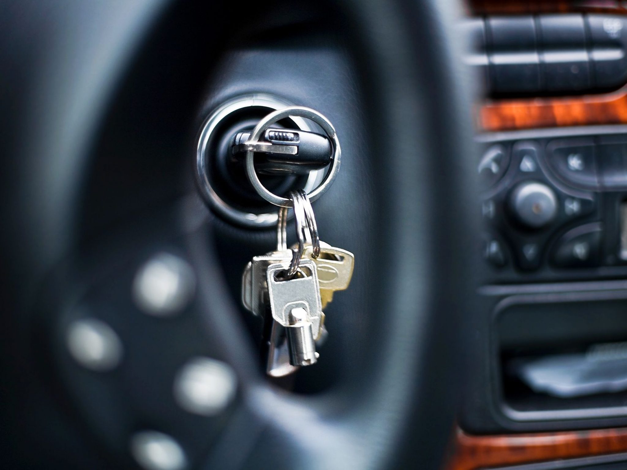 What to Do if You Lock Your Keys Inside Your Car 2024 Guide Sta.ME