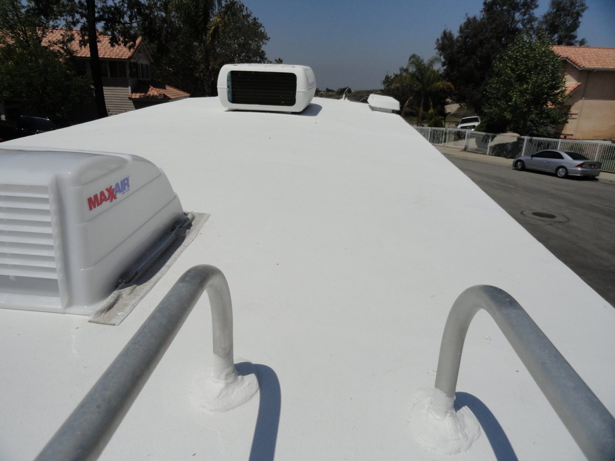 How Do I Put Rubber Coating on My RV Roof? 2024 Guide Sta.ME
