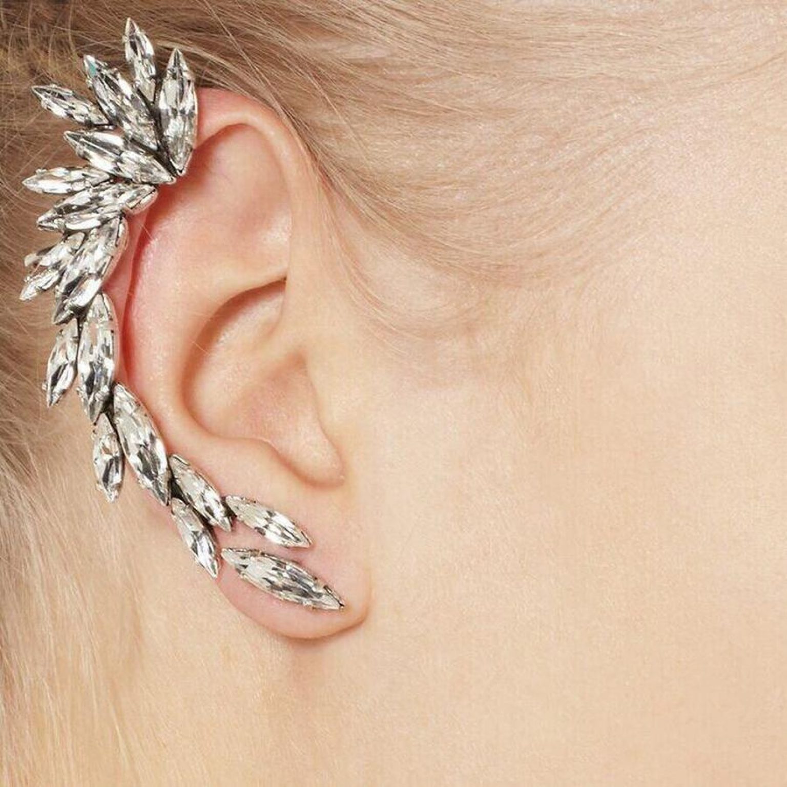 5 Ways to Wear an Ear Cuff Like a Fashion Girl in 2024 Sta.ME