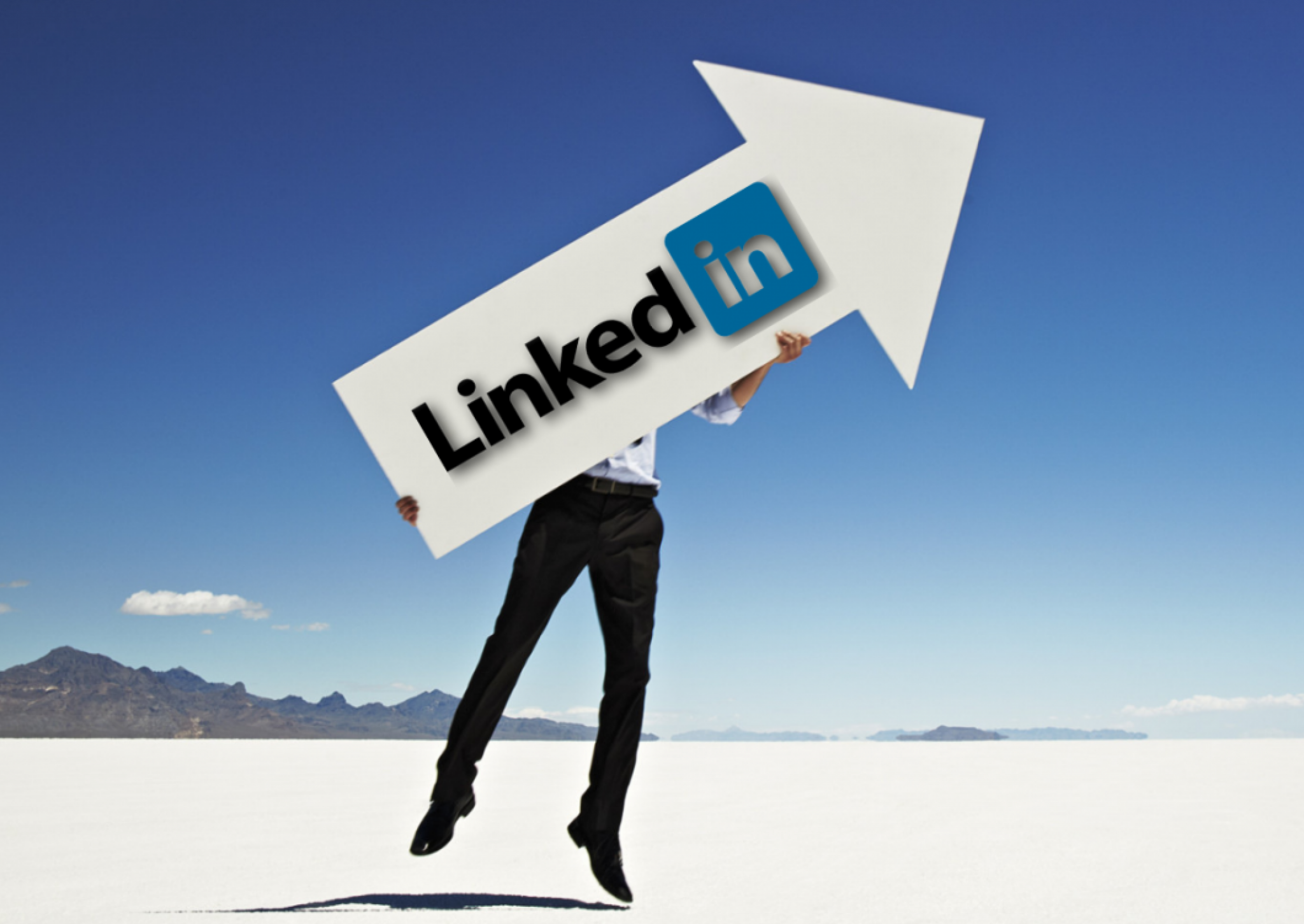 Top 8 Reasons Your Business Should Be Active on LinkedIn in 2022