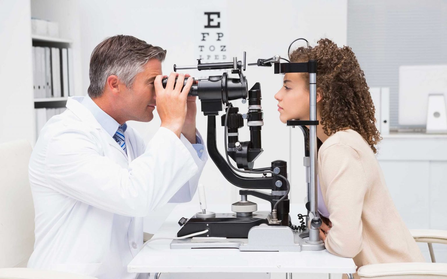 8 Reasons Why Regular Eye Exams with an Ophthalmologist Are Important