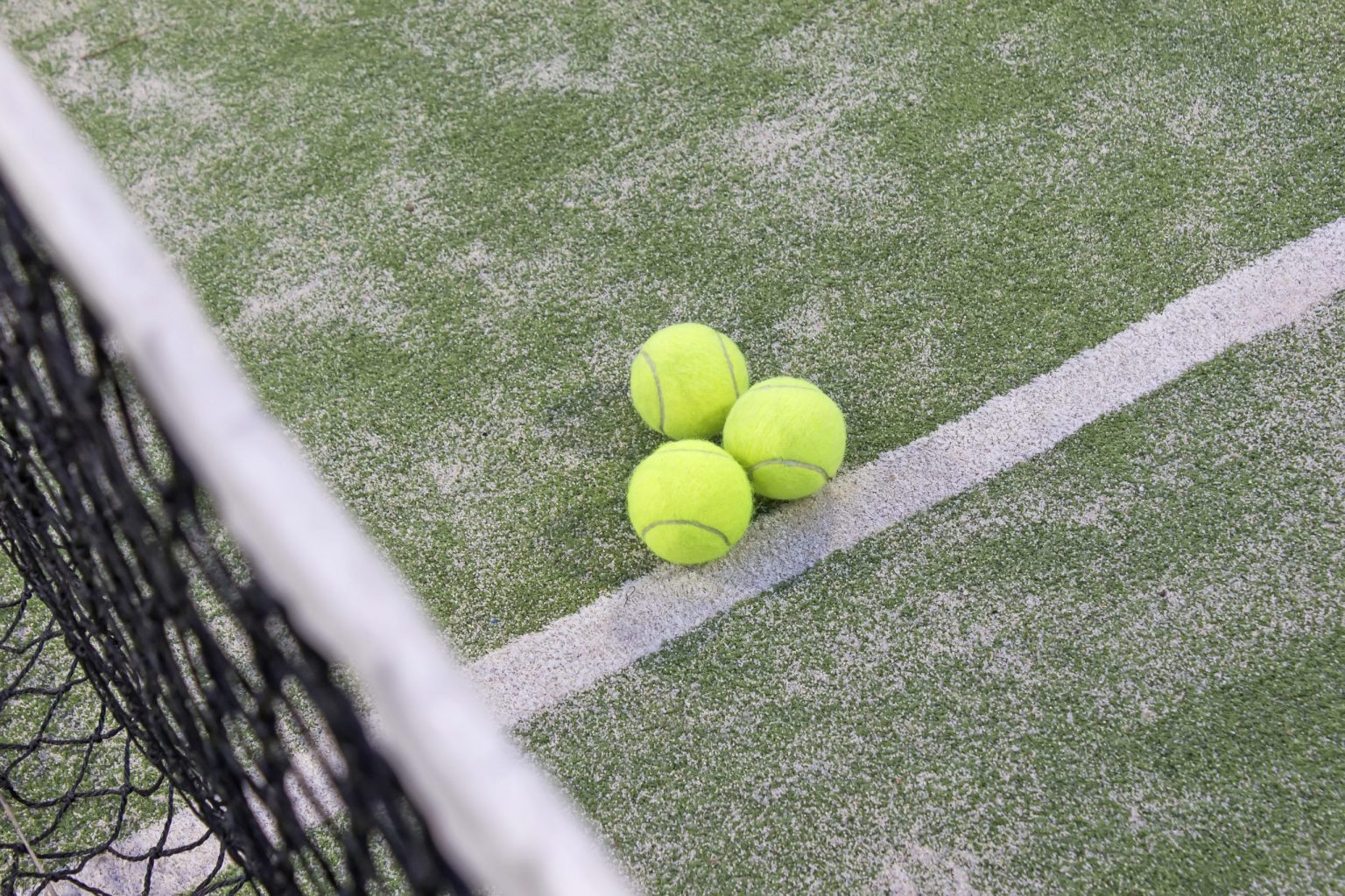 How to Play and Win a Tennis Match on the Artificial Grass Court 2024