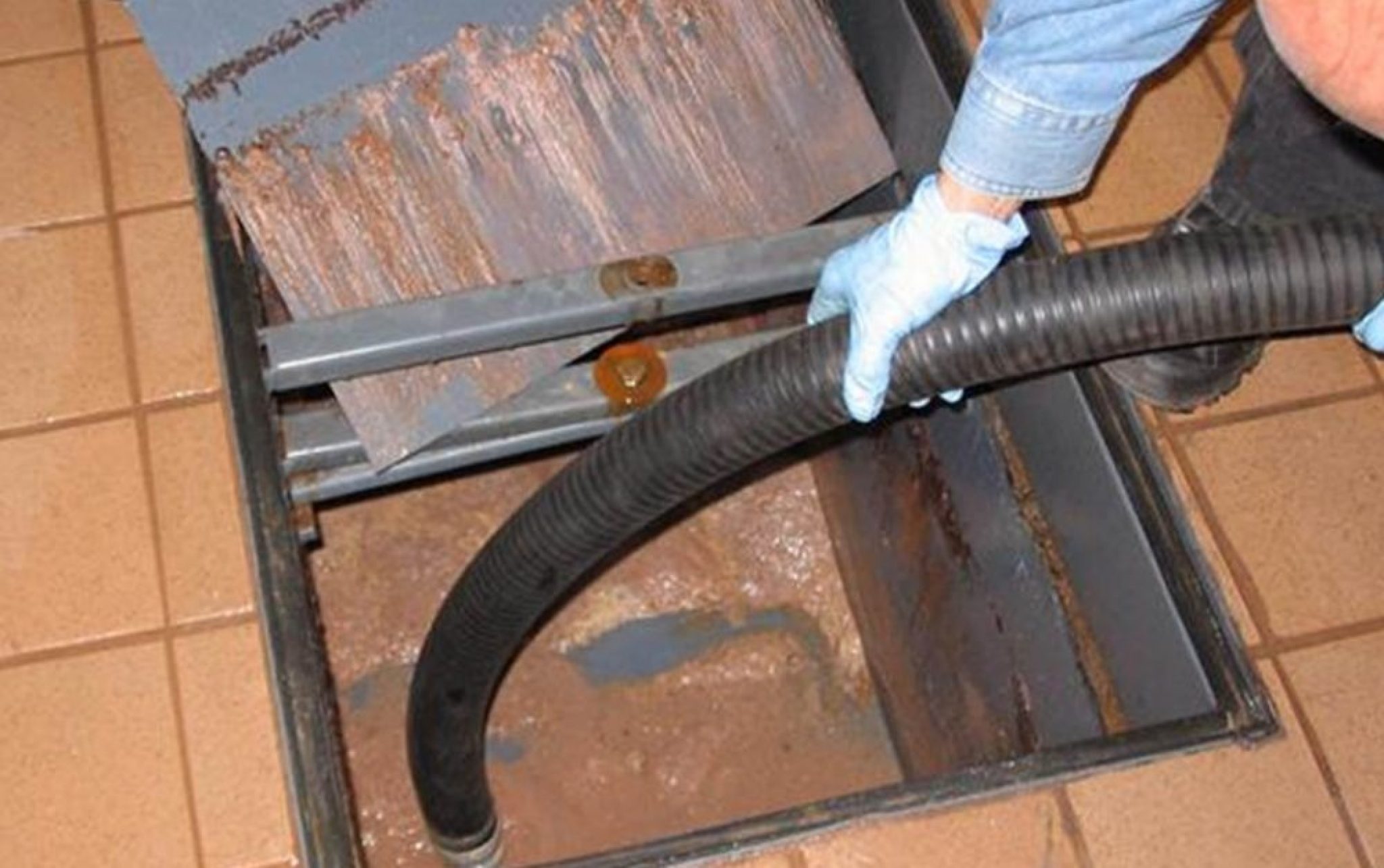 How to Properly Clean a Grease Trap Sta.ME