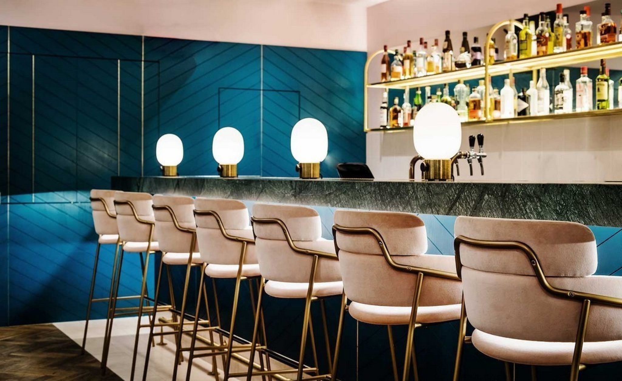 Restaurant Bar Stools Buying Guide - WebSta.ME