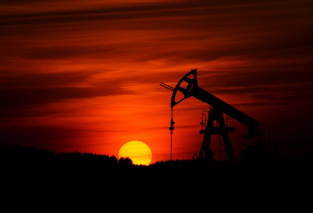 4 Reasons Why Do Oil Prices Rise &amp; Fall All The Time