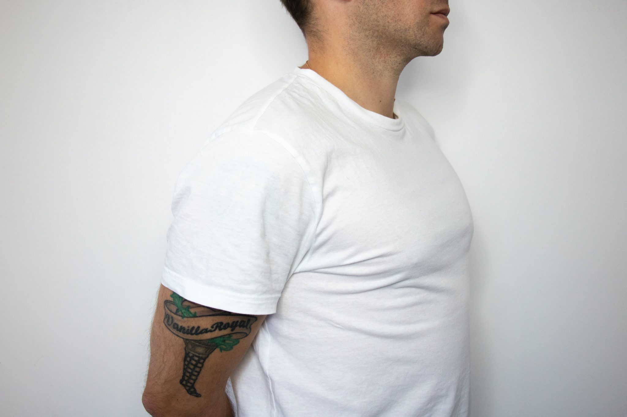 Why Men should Wear a White T Shirt? Sta.ME