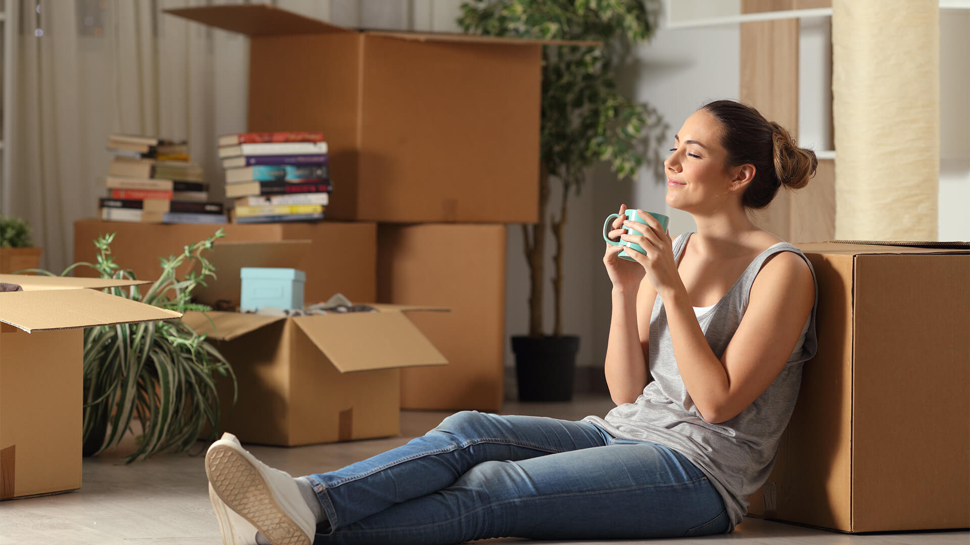 How to Use Plastic Moving Boxes When Moving - MyMovingReviews