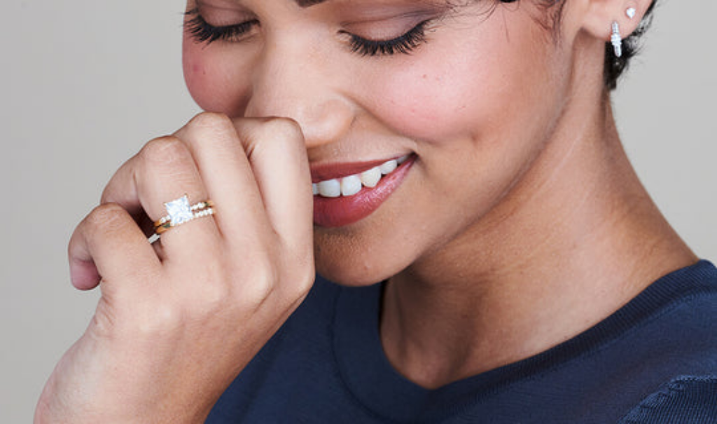 Pear Shaped Engagement Rings – With Clarity