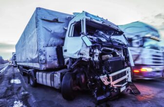 Truck Accident Claims: Decoding the Legal Process with a Skilled Lawyer