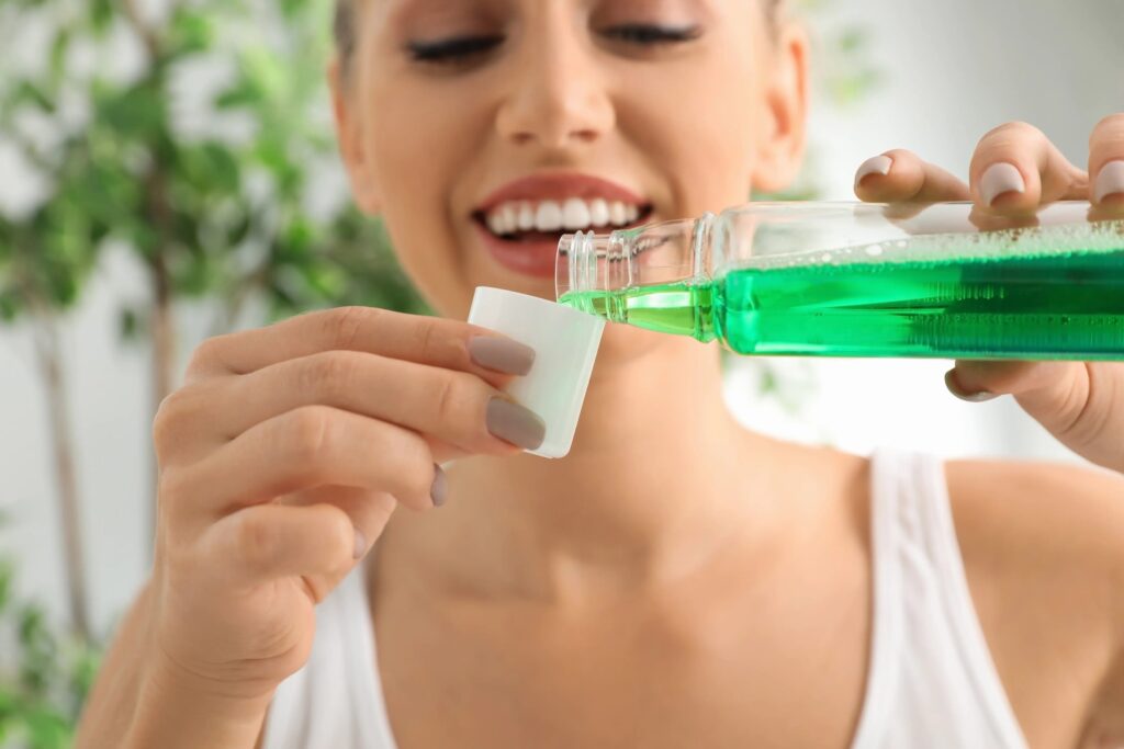 What are the benefits of using mouthwash