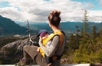 Hiking with a Baby ─ The Best Baby Carriers for Your Back Health