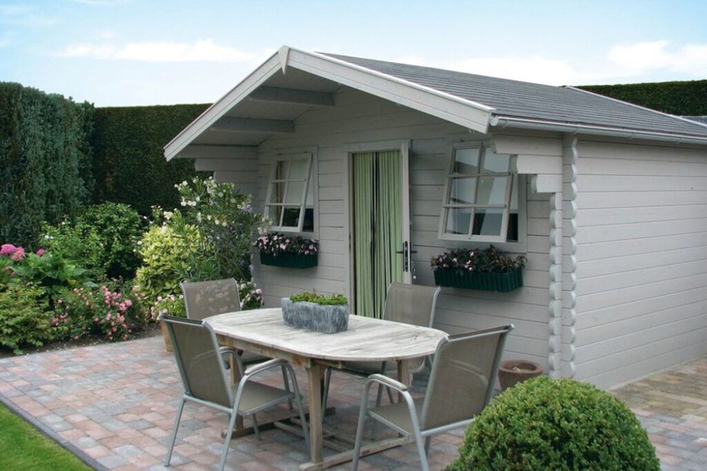 log cabins UK for all season