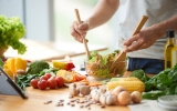 How to Eat Like a Professional Athlete? – 2024 Guide