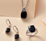 Jewelry That’s Loved by Everyone – Must-Have Pieces for Your Collection