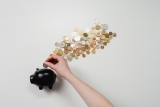 4 Smart Ways To Invest Small Amounts Of Money Online – 2024 Guide